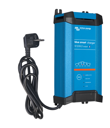 Blue Smart Charger 12/30 IP22 (1)
